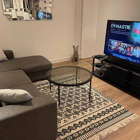 ניורט Le Black & White, Hyper Centre - Paisible- Wifi Hd- Netflix- Proche Gare -Ideal Couple Et Business מראה חיצוני תמונה