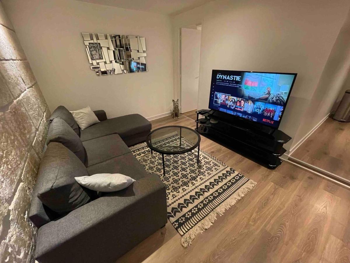 ניורט Le Black & White, Hyper Centre - Paisible- Wifi Hd- Netflix- Proche Gare -Ideal Couple Et Business מראה חיצוני תמונה