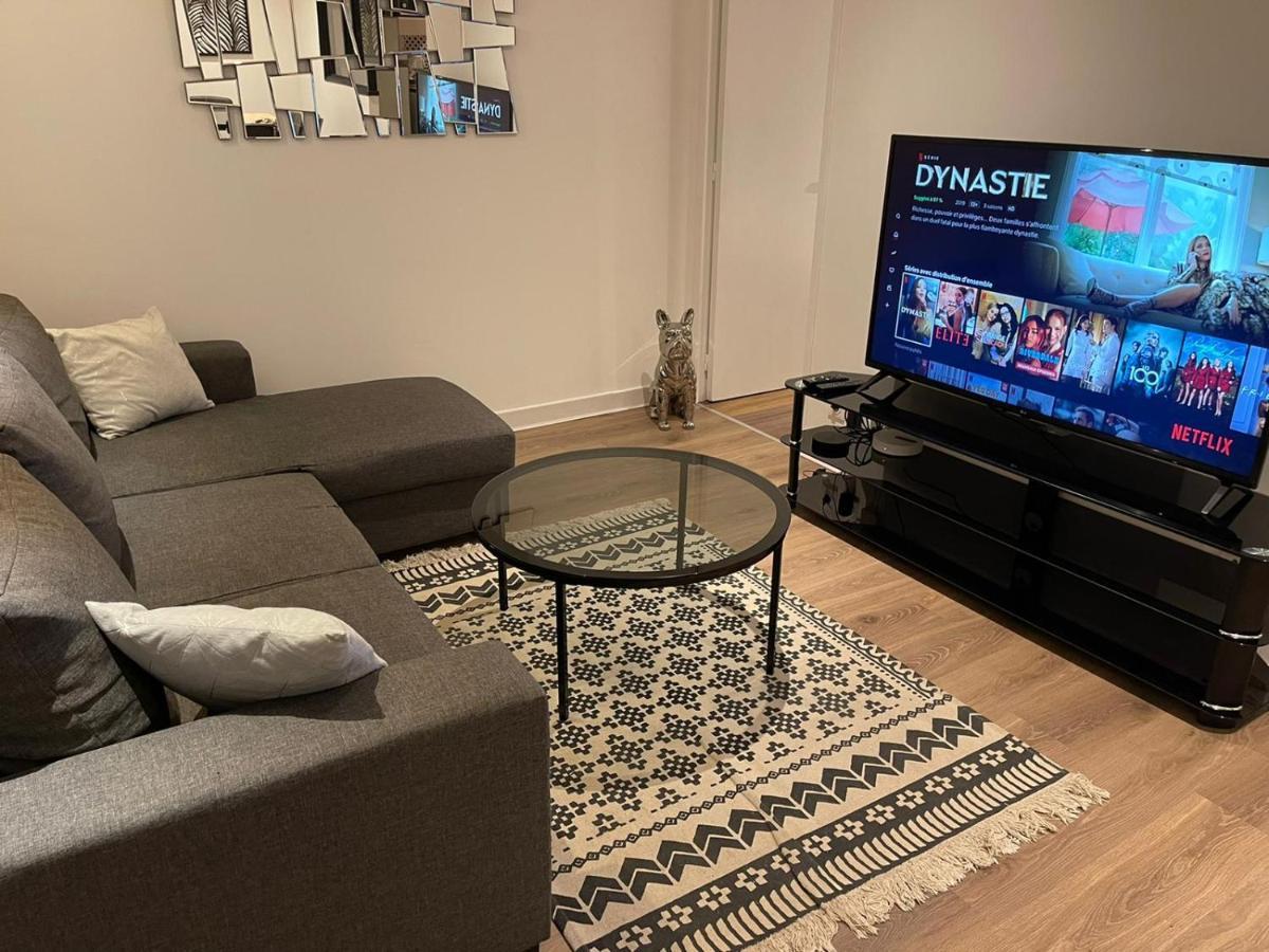 ניורט Le Black & White, Hyper Centre - Paisible- Wifi Hd- Netflix- Proche Gare -Ideal Couple Et Business מראה חיצוני תמונה